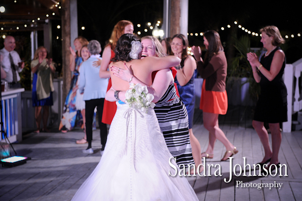 Best Lakeside wedding at Paradise Cove in Orlando, Florida - Wedding photographer - Sandra Johnson (SJFoto.com)